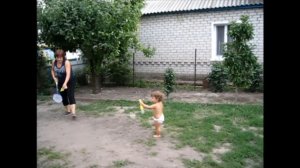 Архив. Галиевка. Пытаюсь подружиться с ракеткой и воланом.