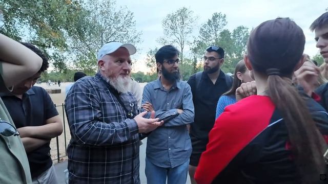 Американские женщины-мормонки сталкиваются с реальностью своих убеждений  ‪@HamzasDen‬  Уголок орато