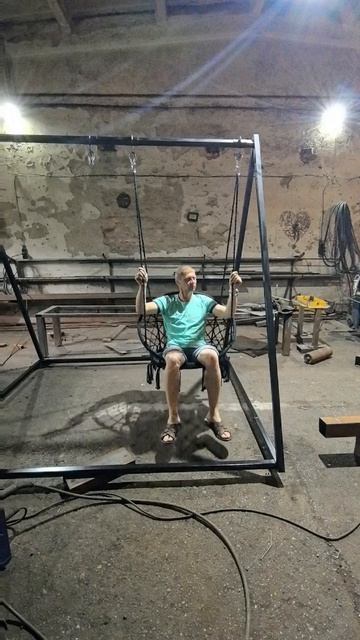 Качеля с подвесным креслом