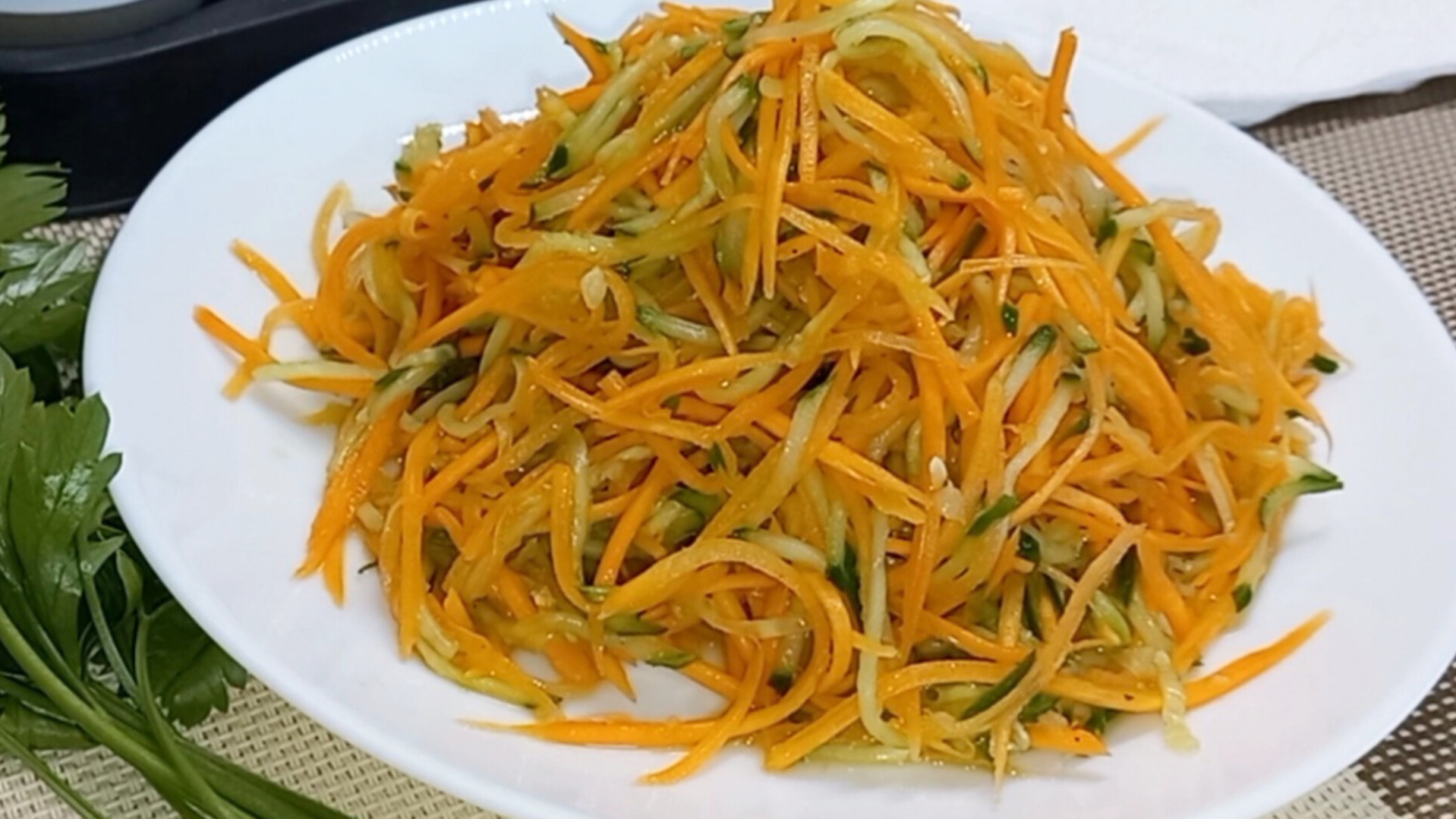 Салат брала на ПИКНИК - съели ПЕРВЫМ! Простой салат, который покоряет вкусом!