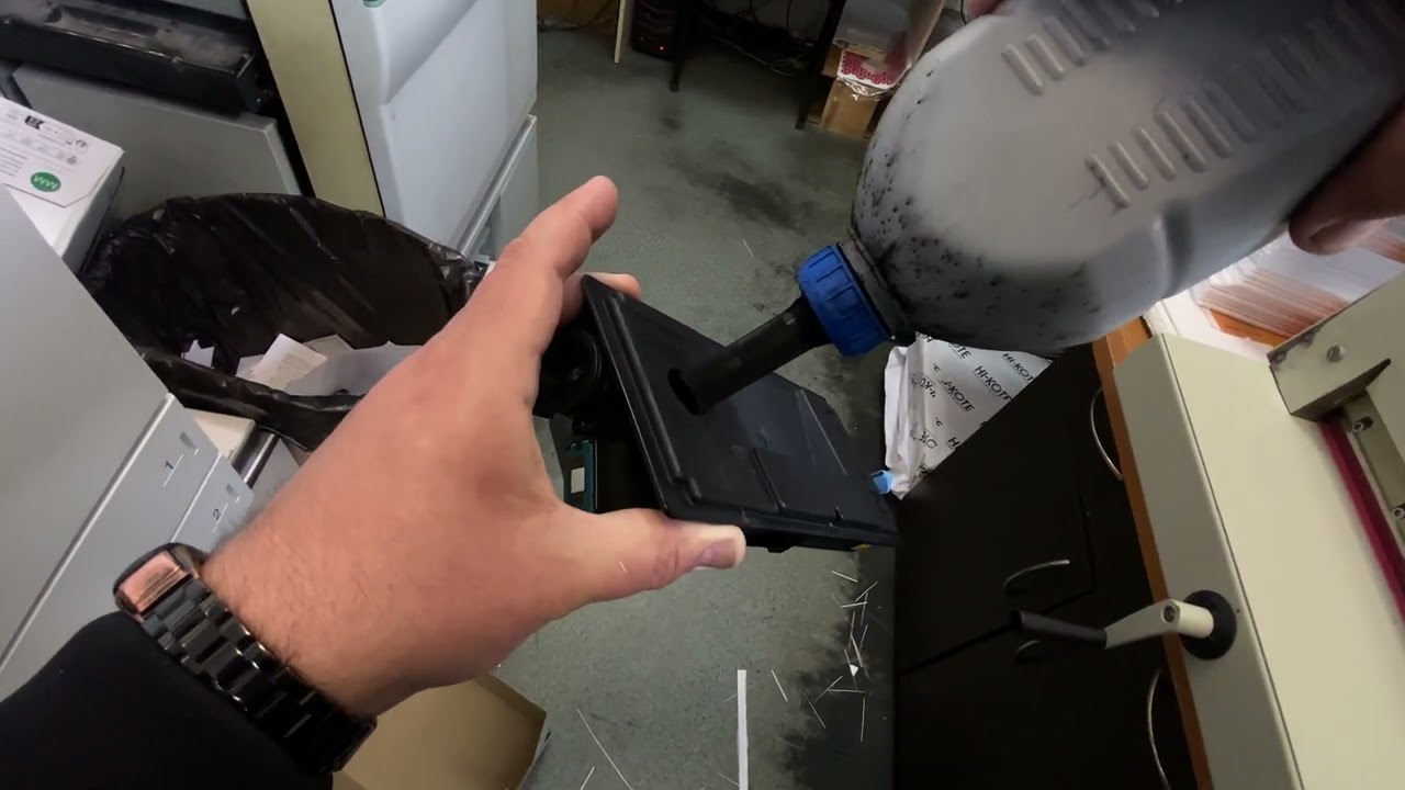 Засыпаю тонер в Kyocera Ecosys P3045dn