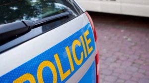 Мужчина с ножом напал на людей в чешском городе Танвалде.

Он ранил трех человек, они в критическом