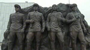 Сквер Защитников Отечества. Сквер Щит и Меч. Южно-Сахалинск.mp4