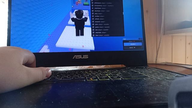 играю в паркур VIP настенный прыжок