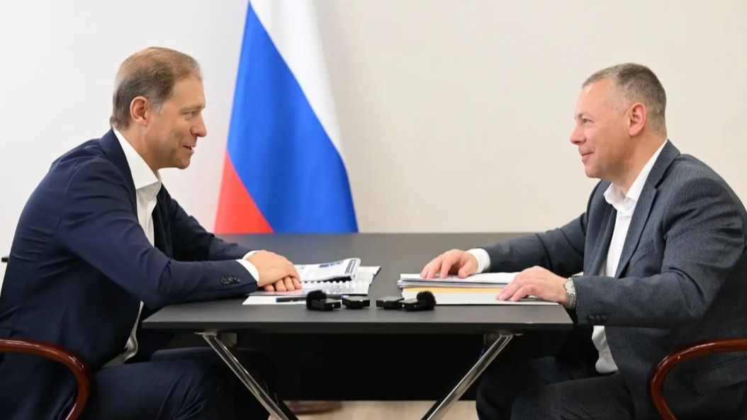 Михаил Евраев провел встречу с первым вице-премьером России Денисом Мантуровым