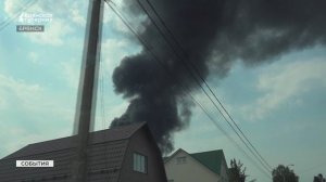 В Брянске к тушению пожара на складе привлекли более 70 огнеборцев