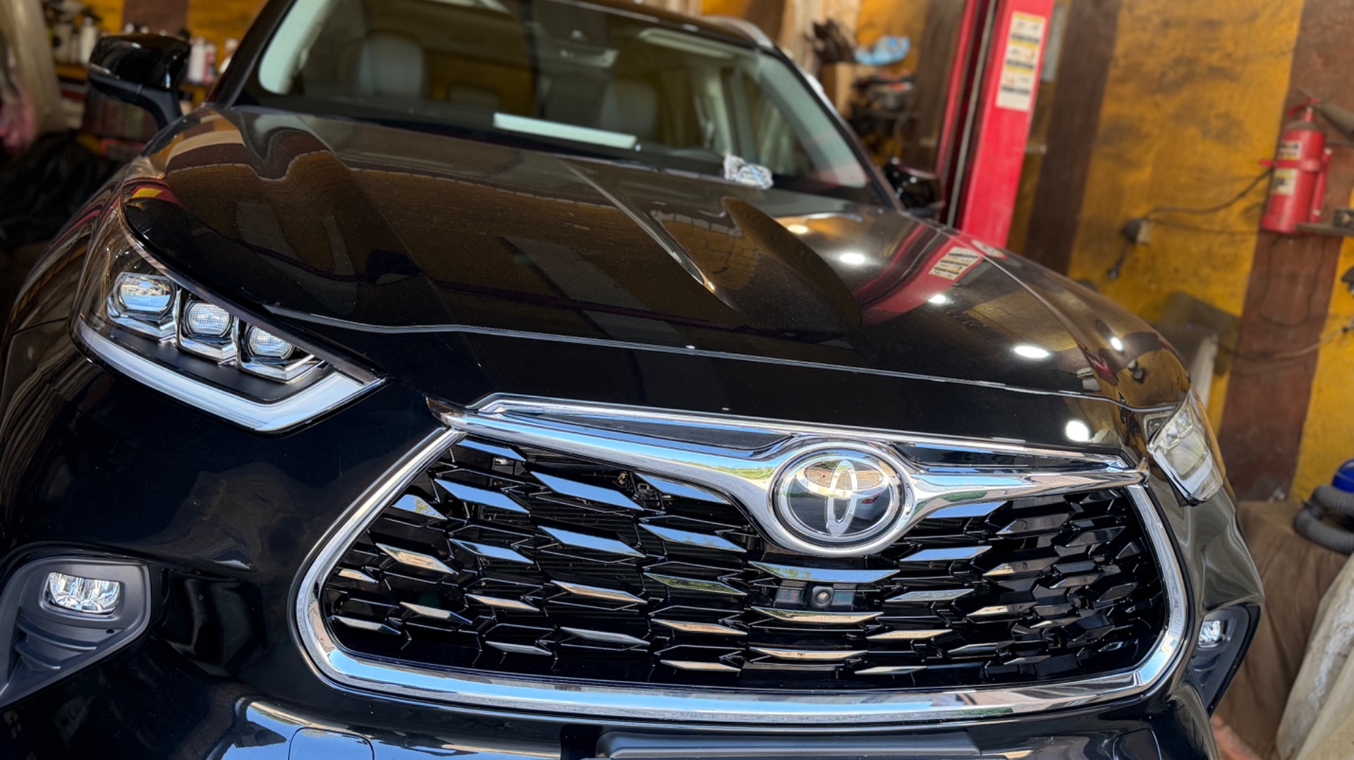 Антикоррозийная обработка материалами Dinitrol Toyota Highlander (Тойота Хайлендер) 2026 г.в.
