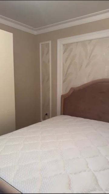 Шкаф 1.90x2.10 и кровать 2.0x1.8, кремовый