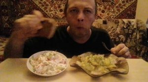 Картошка жареная с шампиньонами/салат «Летний».Мукбанг,еда на камеру