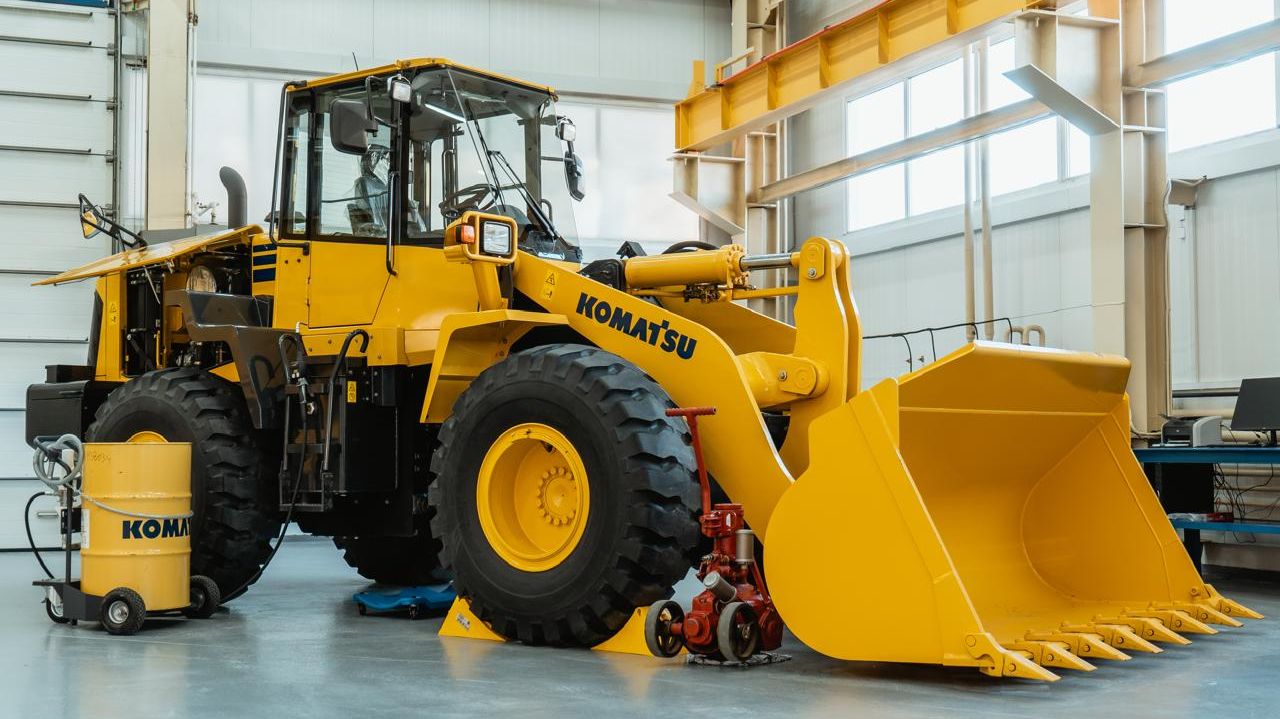 KOMATSU WA320-6