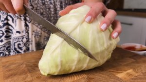 Нежнaя кyриная гpудка на капycте - вкусное и сытноe блюдо, котороe покорит вас сочностью и ароматом