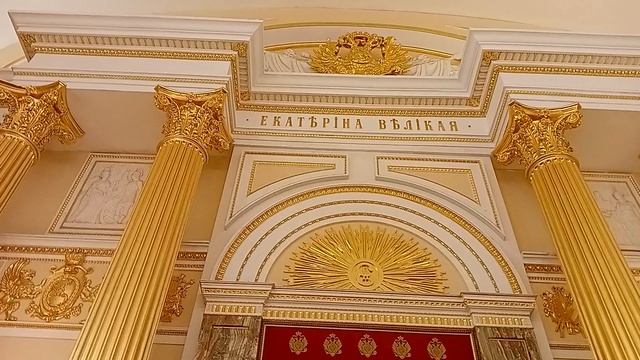 Екатериннский золотой зал с колоннами из оникса Большой дворец Царицыно музей заповедник
