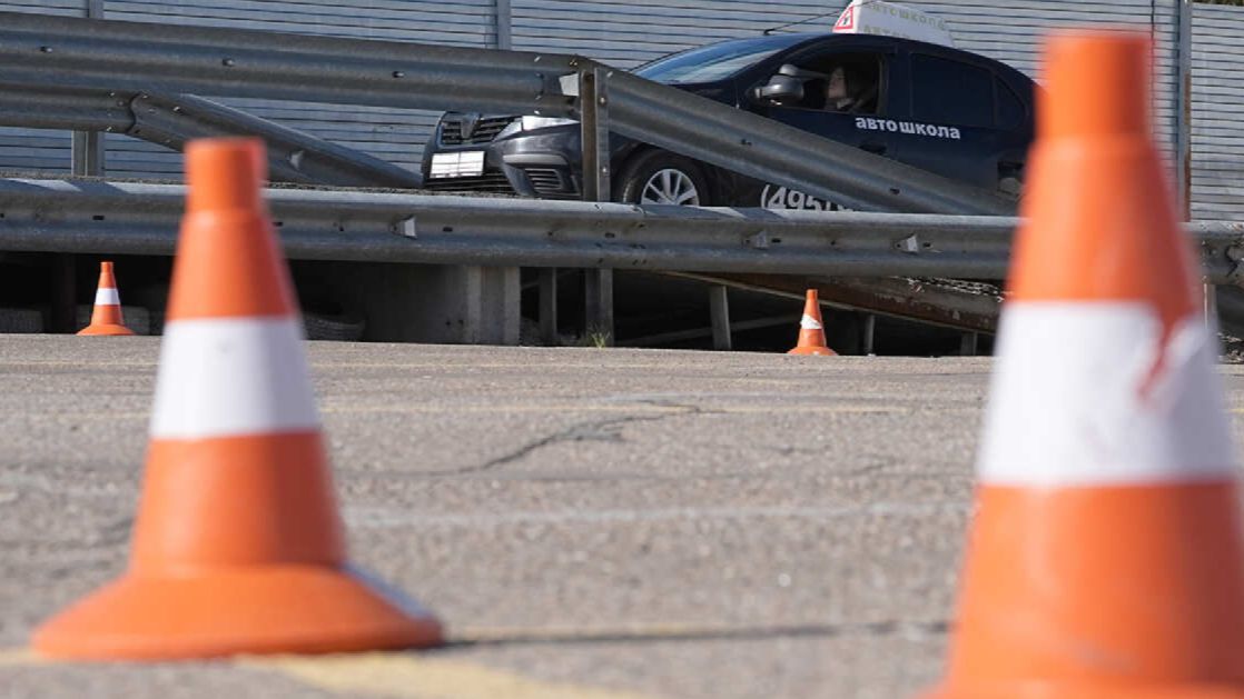 Ученики автошкол угрожают безопасности пешеходов из-за нехватки автодромов