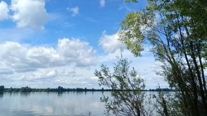 Двойная порция красоты , когда небо и река танцуют в тишине...