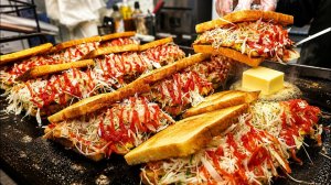 Невероятно популярные корейские уличные тосты! Корейская уличная еда