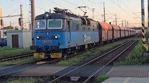 Электровоз Шкода 130 015-1 с грузовым поездом