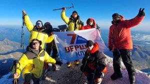 Вершина! Группа Клуба 7 Вершин «ГорноСтая» совершила восхождение на вершину  Эльбруса