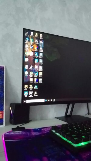 играю в побег от блогера