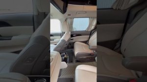 Kia carnival Киа Карнивал максимальная комплектация идеальное состояние.
