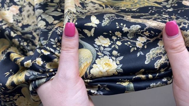 Шёлк черный с азиатским принтом Павлины шинуазри 46883