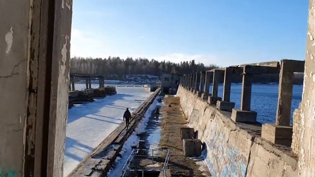 Заброшенная база подводных лодок в Эстонии