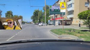 Где-то езжу, чет доставляю.