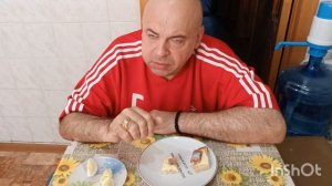 Мукбанг. Бутерброды с селёдкой, варёные яйца и кофе. Фольклор пионелагерей.