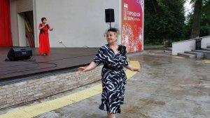 20260808 Танцы Вера Ефремова песня Лето кастаньет Кружатся птицы и цветы, Опять со мной парк г Орёл