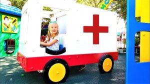 Wheels on the bus song for kids by Super Polina