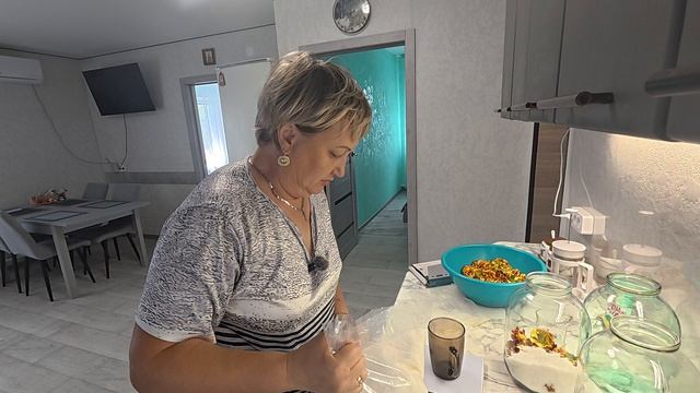 Все делают и я попробовала. Шампанское из бархатцев.