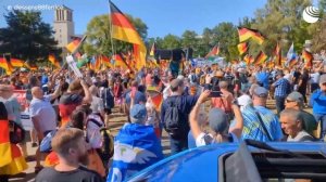 Многотысячные митинги против правительства Мерца начались в Германии. 

В городе Плауэн на востоке