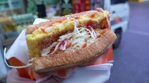 Уличный завтрак / Тосты с ветчиной и сыром