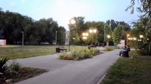 Небольшой сквер во дворе провинциального города/Летний вечер/Простая жизнь в провинции/Россия 🇷🇺