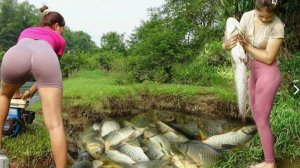 Рыбалка с Удивительными Деревенскими Женщинами