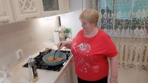 доброе утро сегодня жарю  котлеты )))