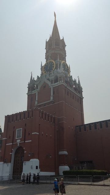 Куранты бьют в столице!