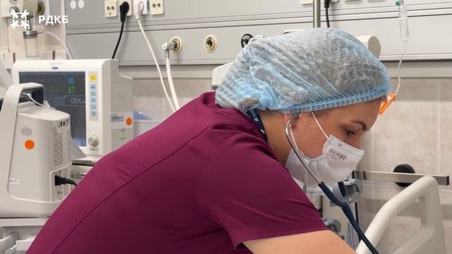 Пострадавших при атаке БПЛА в Архипо-Осиповке двоих детей доставили в Москву
