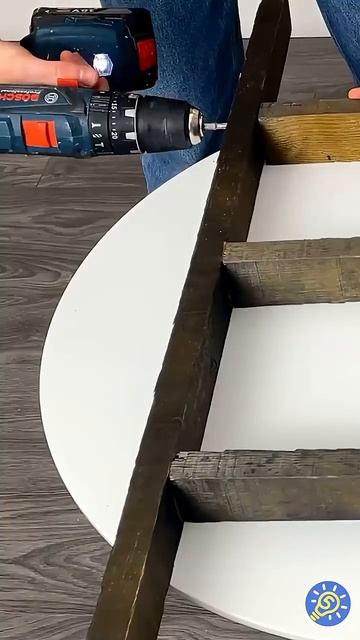 Как сделать бесконечный стол из бочки😮