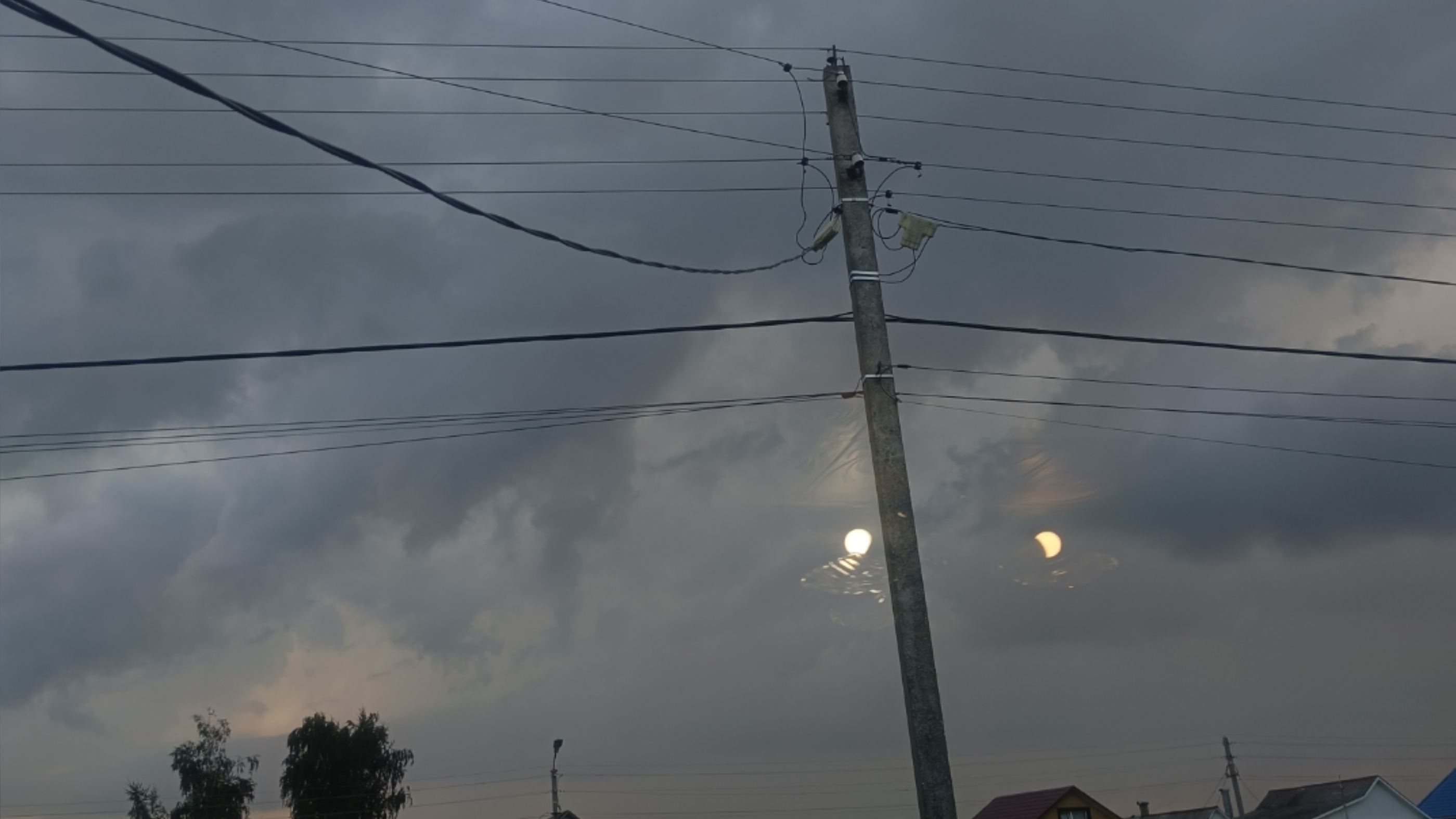 У нас что-то громыхает 🌩️