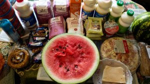 Доставка из Пятёрочки. Пробую новый сыр. Вкусный арбуз.