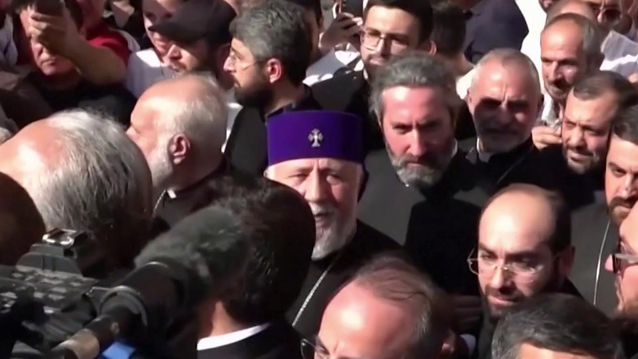 В Армении отложен громкий процесс над главой Апостольской церкви
