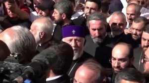 В Армении отложен громкий процесс над главой Апостольской церкви.