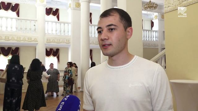 Вручение дипломов выпускникам Академии продаж Аси Текеевой