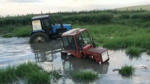 Тракторы разных моделей. Испытание грязью.
