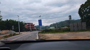 Поездка по горным лесам Цунхуа, Китай, в дождливую погоду