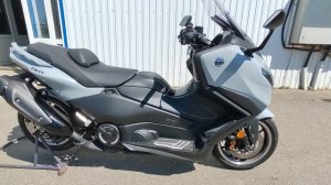 063 Yamaha TMAX560T SJ21