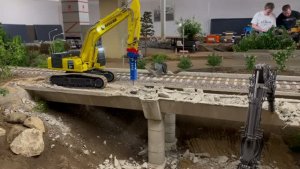 RC машигки ГРАНДИОЗНЫЙ ДЕМОНТАЖ! 🏗️Спецтехника разбирает жд пути!