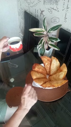 Быстрые чебуреки)).