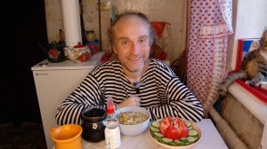 Обед с котями. Не так всё плохо в России, как они хотели. Мукбанг. Обжор. Еда на камеру. Диета. Шиза