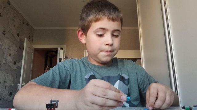Я собрал огромного робота